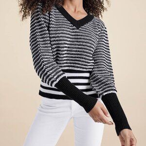 Venus | Cropped Stripe V-Neck  Sweater | Small
